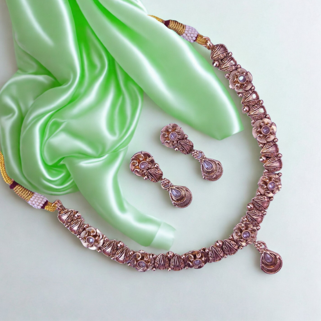 AntiqueGoldElegancewithRoyalWhiteStones-RN74_5