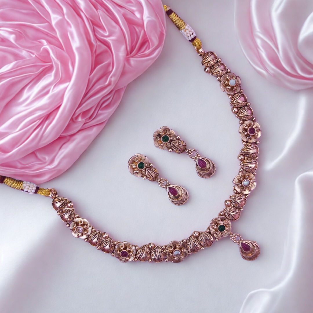 ClassicGoldNecklaceSetwithPear-ShapedStones-RN75_5
