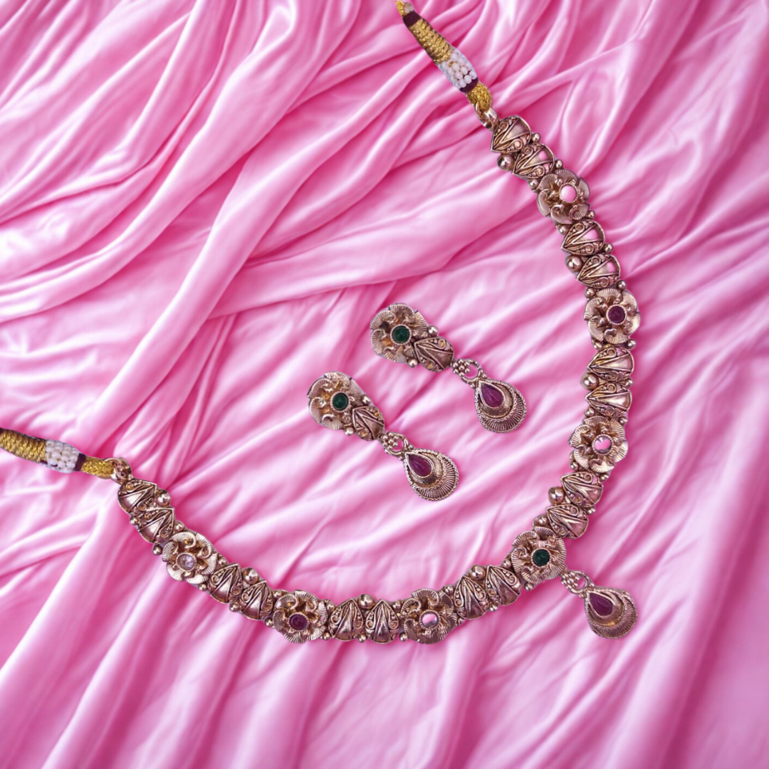 ClassicgoldNecklaceSetwithPear-ShapedStones-RN75